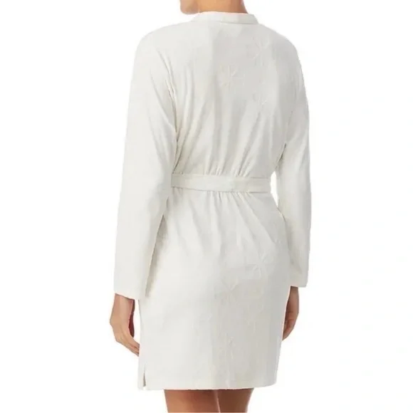 Kate Spade White Cozy Robe with Tie Belt
Size L/XL - Picture 2 of 11